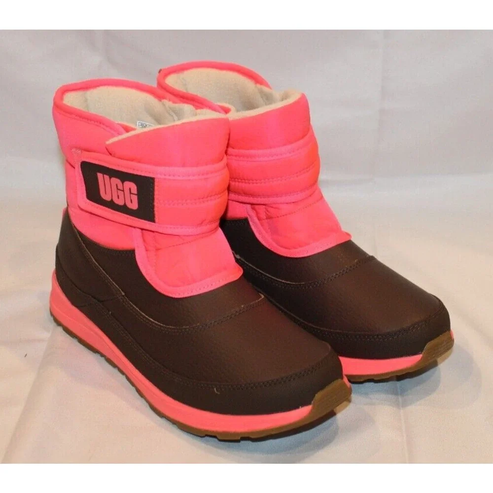 UGG YOUTH SZ 6 WATERPROOF PINK WINTER‎ BOOTS NEW IN BOX